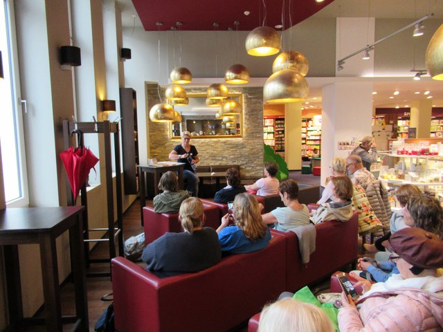 Mittwoch ist Lesetag - Krimiautorin Heidrun Bücker liest aus ihrem neusten Buch