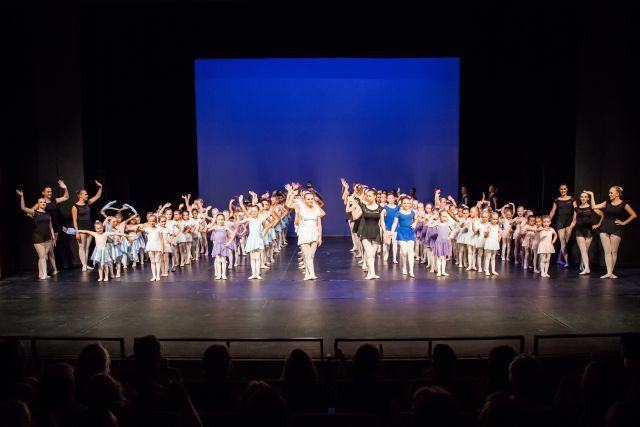 Großes Finale - alle Ballettschülerinnen