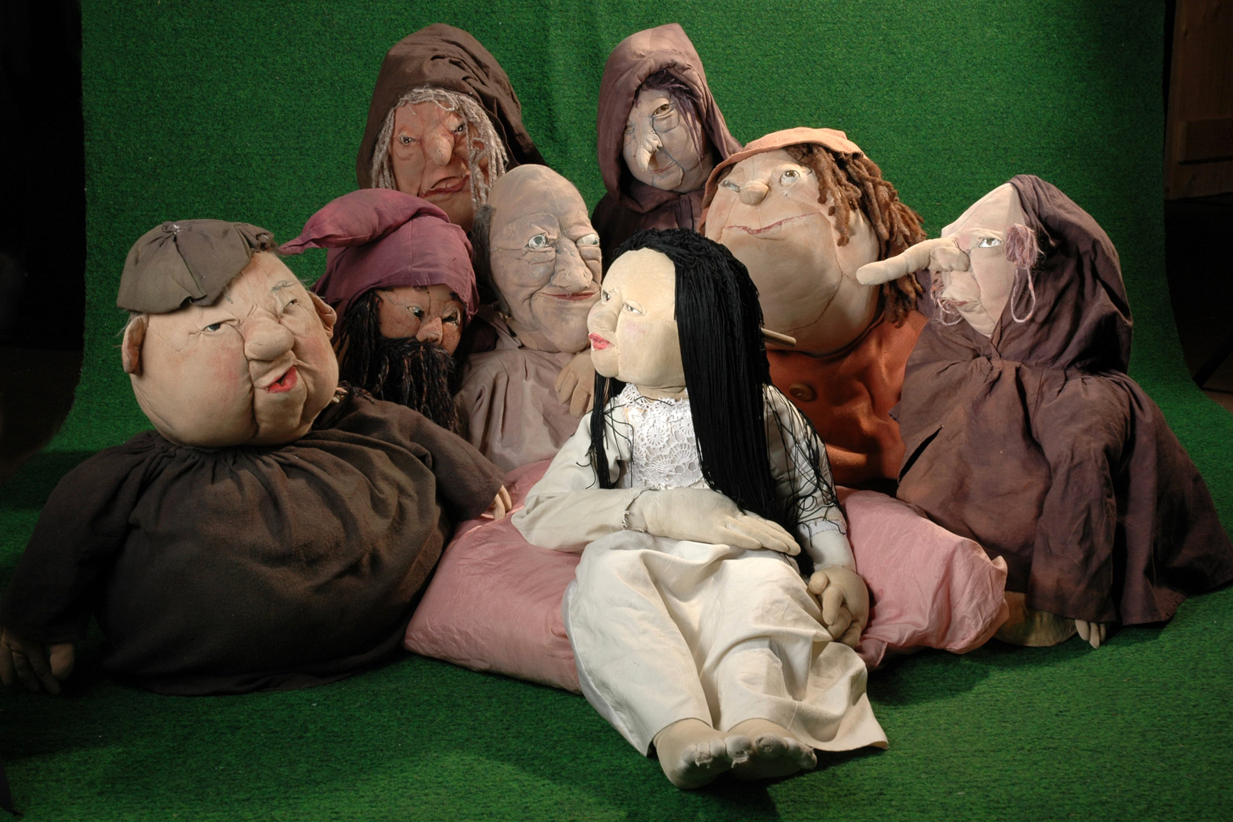Eine Aufführung des Figurentheaters Lille Kartofler mit dem Titel „Schneewittchen“ findet am Donnerstag, 20. September, um 15 Uhr, in der Pausenhalle des Schulzentrums, Ostring 14, in Breckerfeld statt.