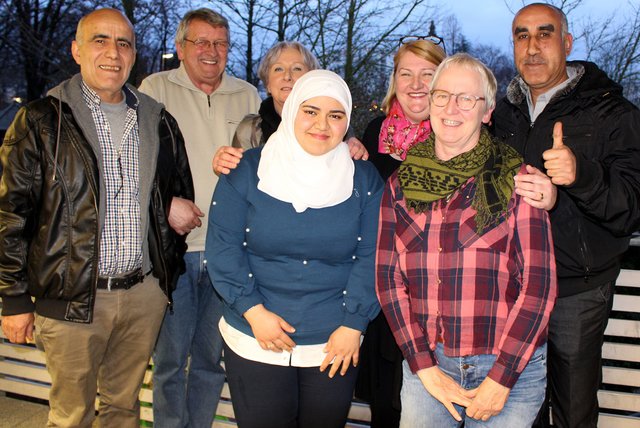 Im Austausch mit Flüchtlingen.