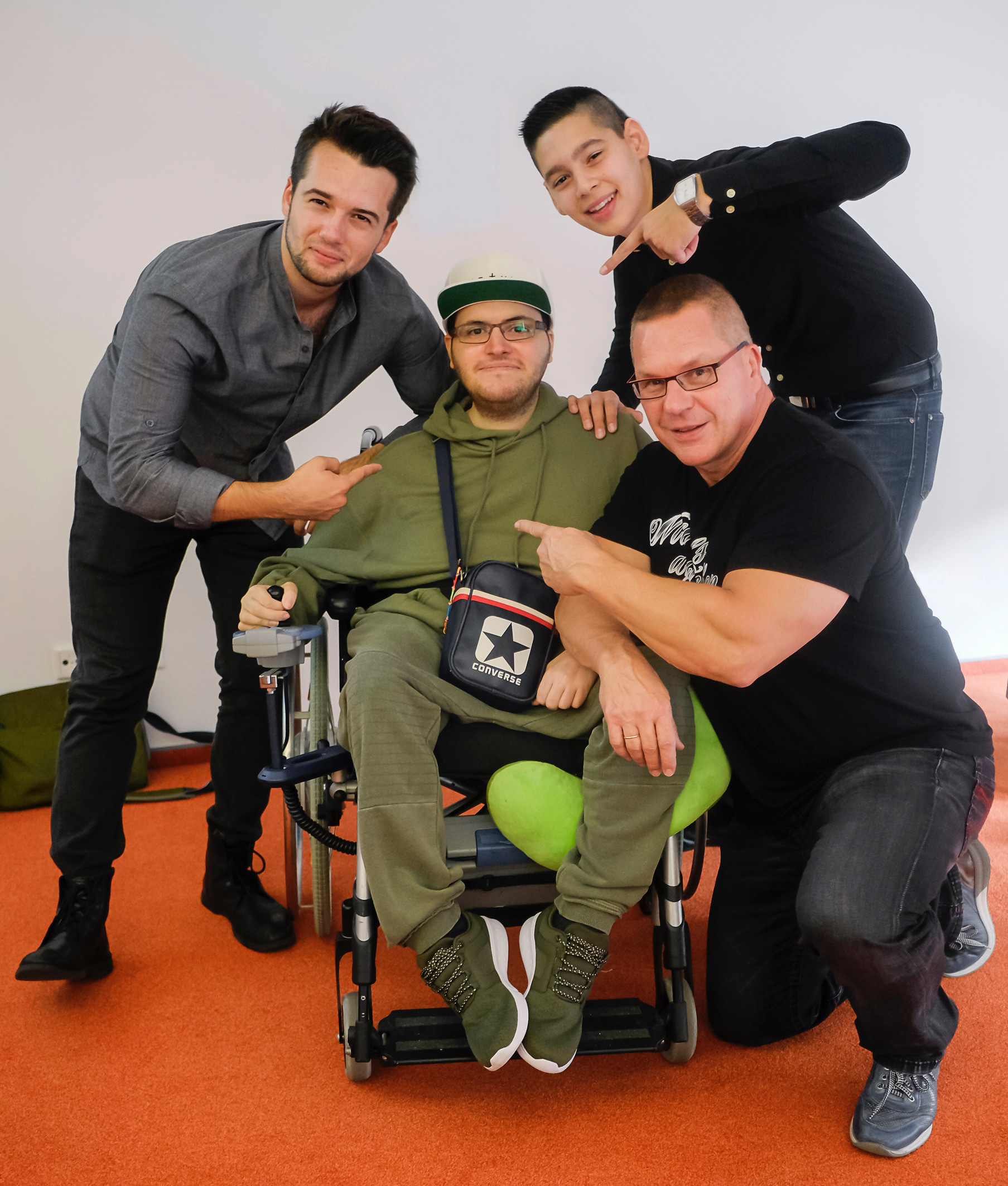Paul Rosescu, Alessio Lunetto, Andreas Vogt und Iko stellen Lied und Video vor.
^Foto: Chris Goettert