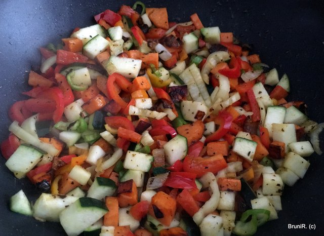 ...das nächste dazu... und mit etwas Wasser auffüllen...