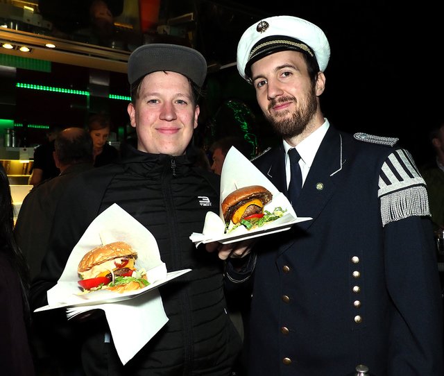 Die leckeren Burger machten richtig Appetit. | Foto: Debus-Gohl