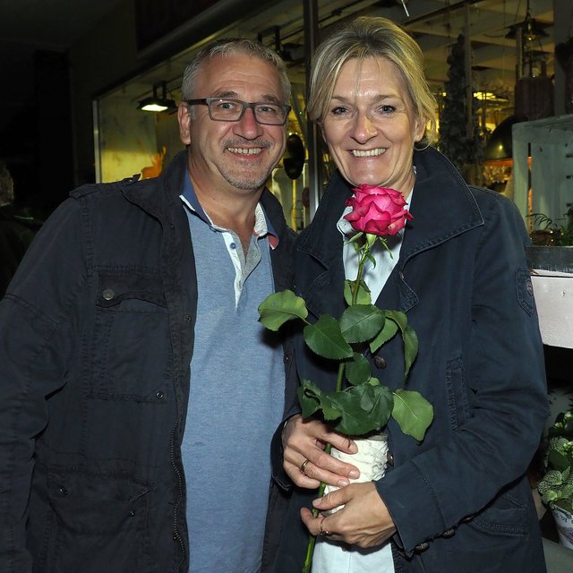 Frintroper Shopping-Nacht: Blumen für die Dame. | Foto: Debus-Gohl