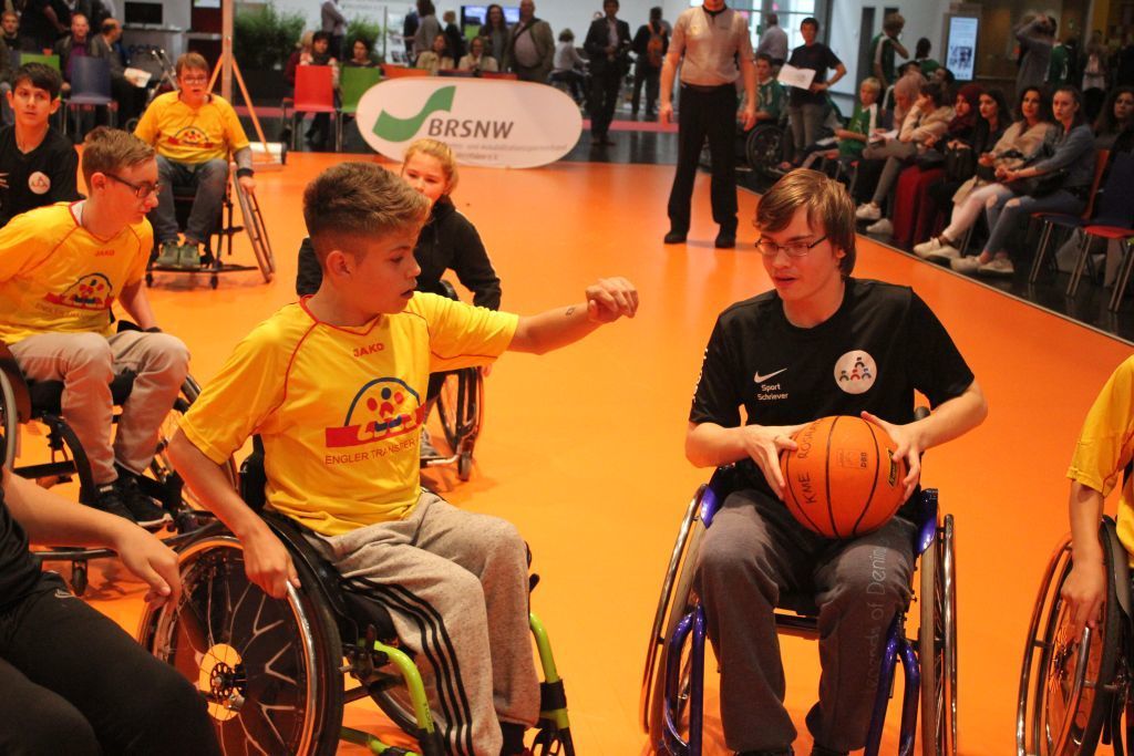 Auf der Messe REHACARE wird in den kommenden Tagen im Sportcenter des BRSNW das Lotto-Prinzip erlebbar.