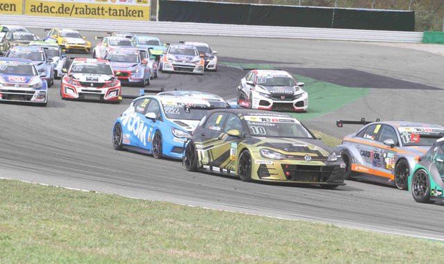 Mit der Nummer 10, Benjamin Leuchter vom AMC Duisburg e. V. | Foto: Thomas Simon / Motorracetime.de