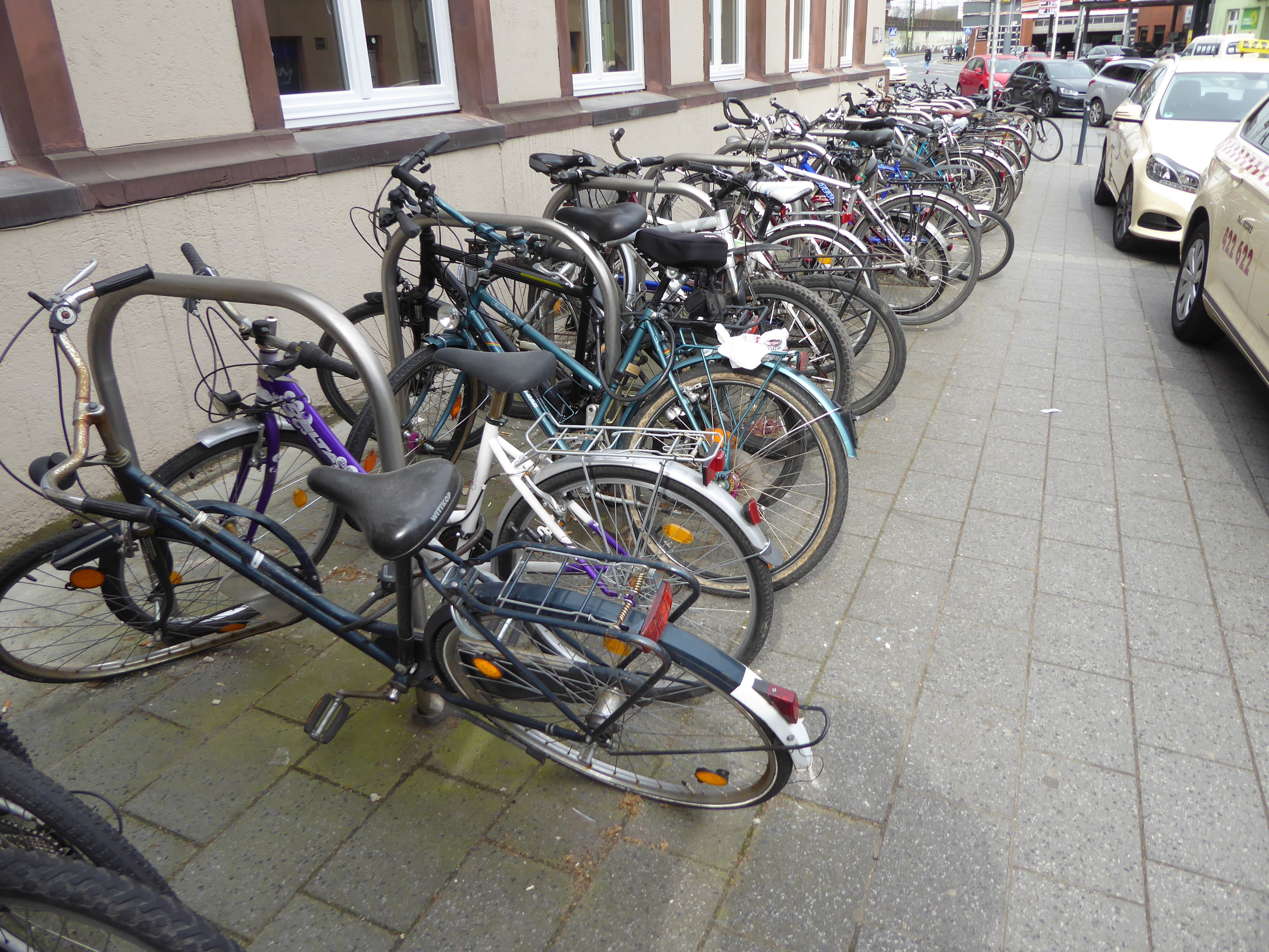 Die guten Fahrradabstellanlagen am Wittener Hauptbahnhof sind meist überfüllt