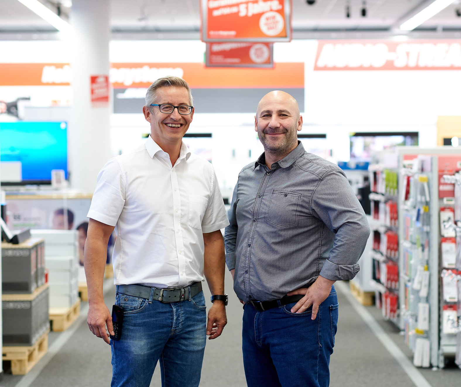 Verkaufsleiter Mark Winterfeldt und Geschäftsführer Muzaffer Celik.