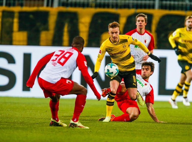 Anfang 2018 trennten sich der BVB um Marco Reus und der FC Augsburg 1:1 unentschieden. Mit demselben Ergebnis wie schon in zwei weiteren der vergangenen vier Partien.