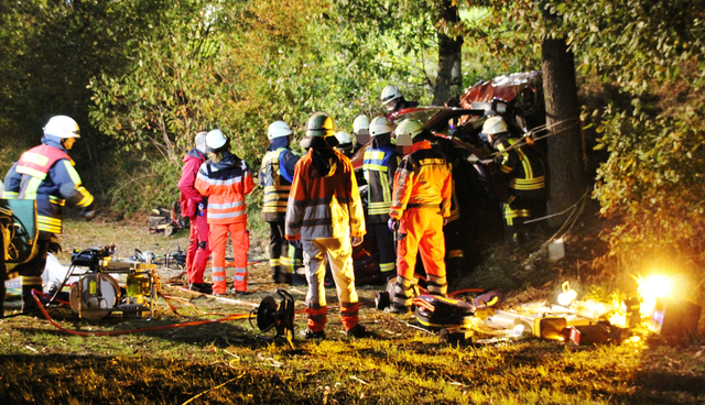 Jede Hand der Rettungskräfte wurde gebraucht.