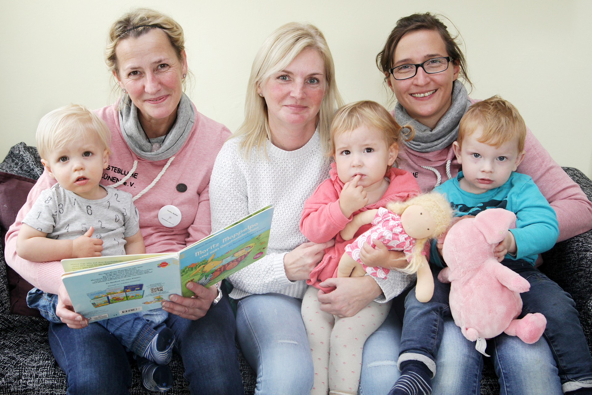 Julian, Noah und Tilda fühlen sich wohl bei Sandra Richter, Anja Löhrke und Jenny Reinsch in der Pusteblume, der ersten Großtagespflege in Lünen.