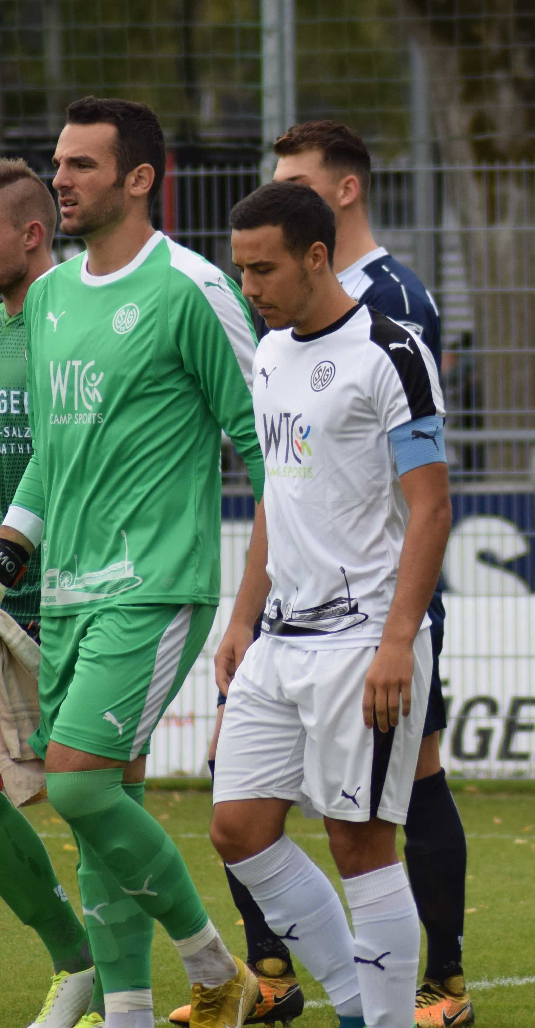 Nico Buckmaier (rechts) erzielte gegen Köln seinen fünften Saisontreffer. Keeper Edin Sancaktar hielt in der Schlussphase das Remis fest. Foto: Peter Mohr
