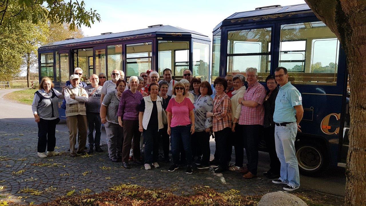 Mit 29 ehrenamtlichen Helfer/innen der AWO-Asseln/Husen/Kurl ging es mit dem Clemens-August-Express durchs Münsterland