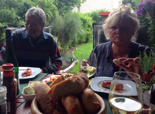 Unsere Gastgeber... es wurde AUFGETISCHT... lecker!!!