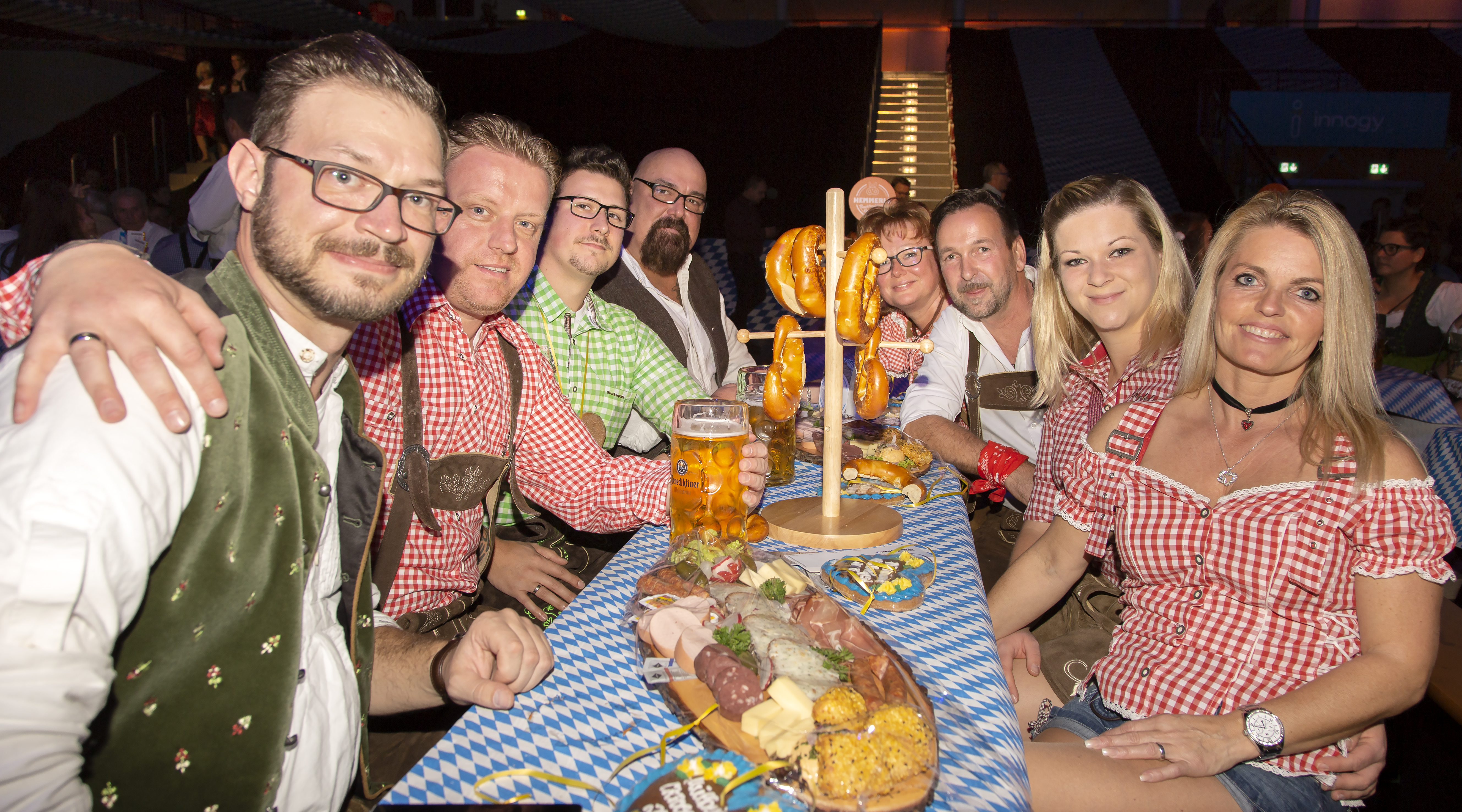 Freitag und Samstag ging es auf dem Oktoberfest in der innogy-Halle hoch her.
Fotos: Volker Flecht