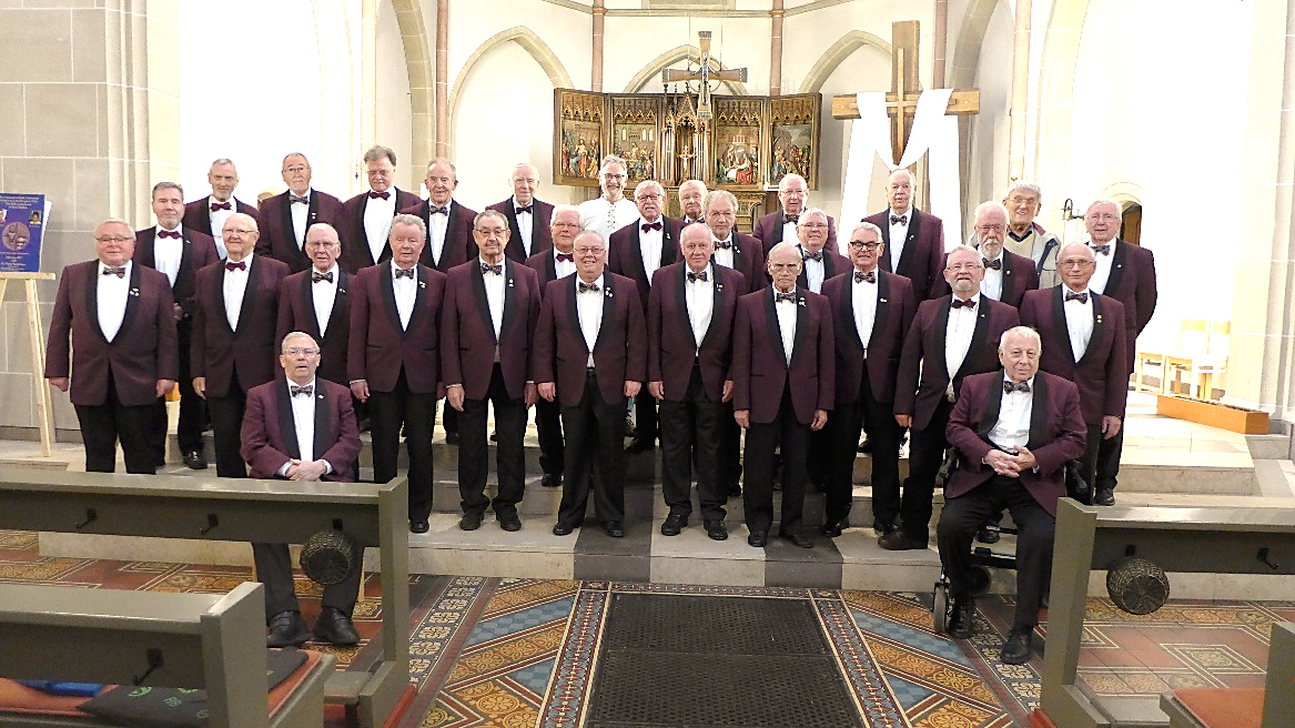 Der Mannesmannchor in der Styrumer Kirche St. Mariae Rosenkranz (Foto: Emons)