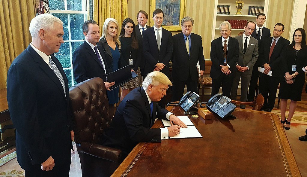 Conway oben 3. v.l., Bannon 7.v.l.