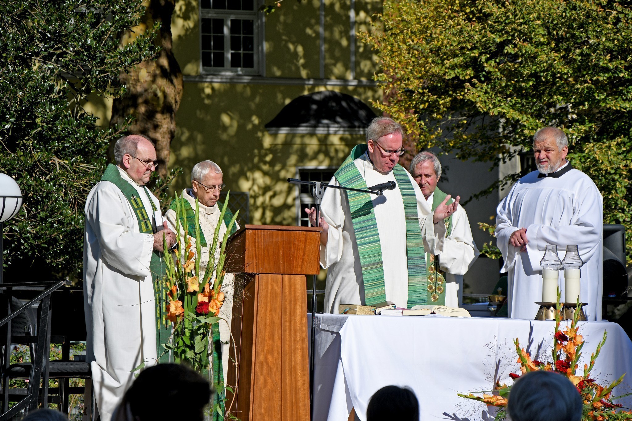 Der Open-Air-Gottesdienst, mit dem die Jubiläumsfeierlichkeiten starteten, war gut besucht.