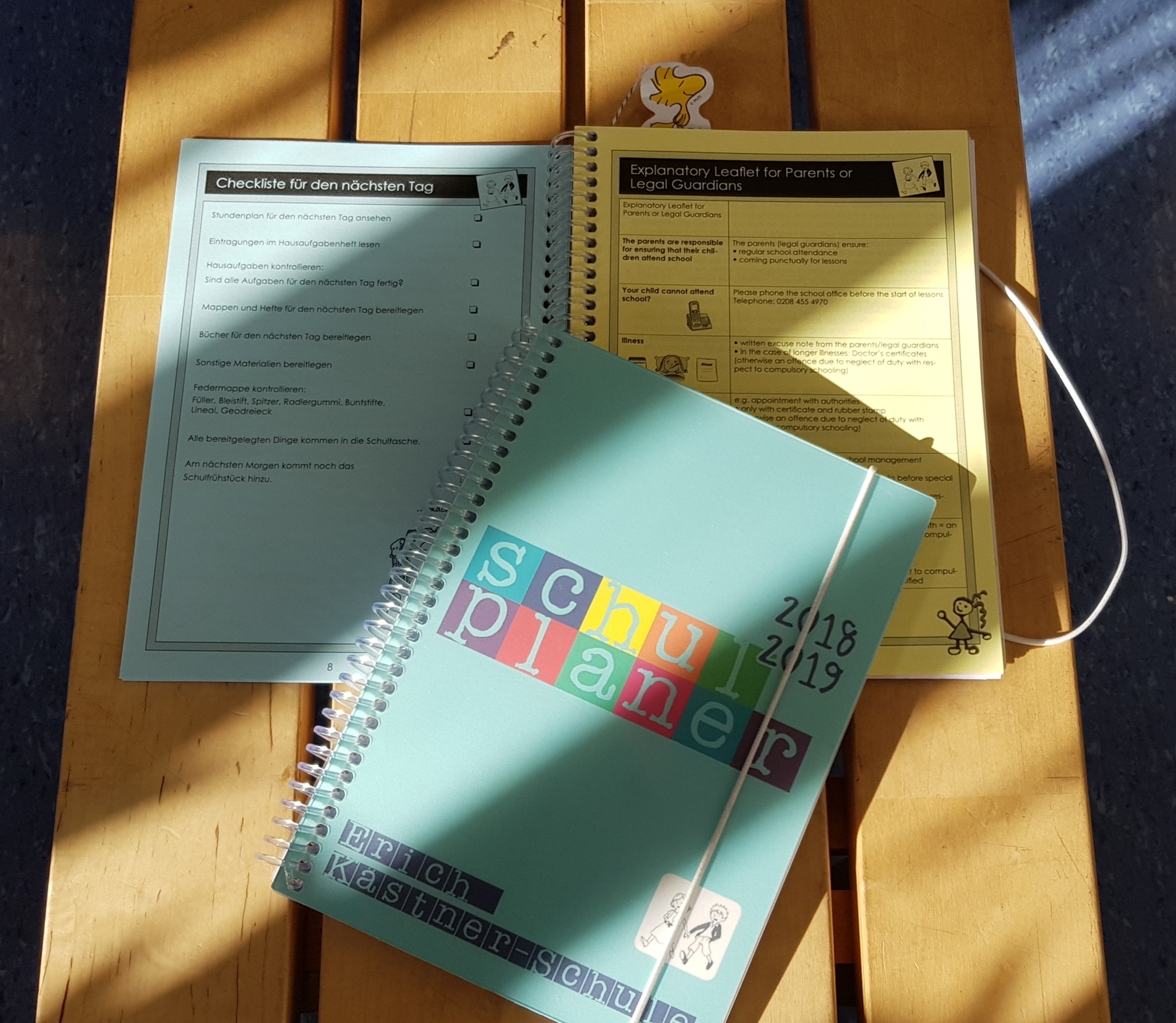 Formularvordrucke, Hausaufgabenheft und Ratgeber in einem ist der neue Schulplaner.