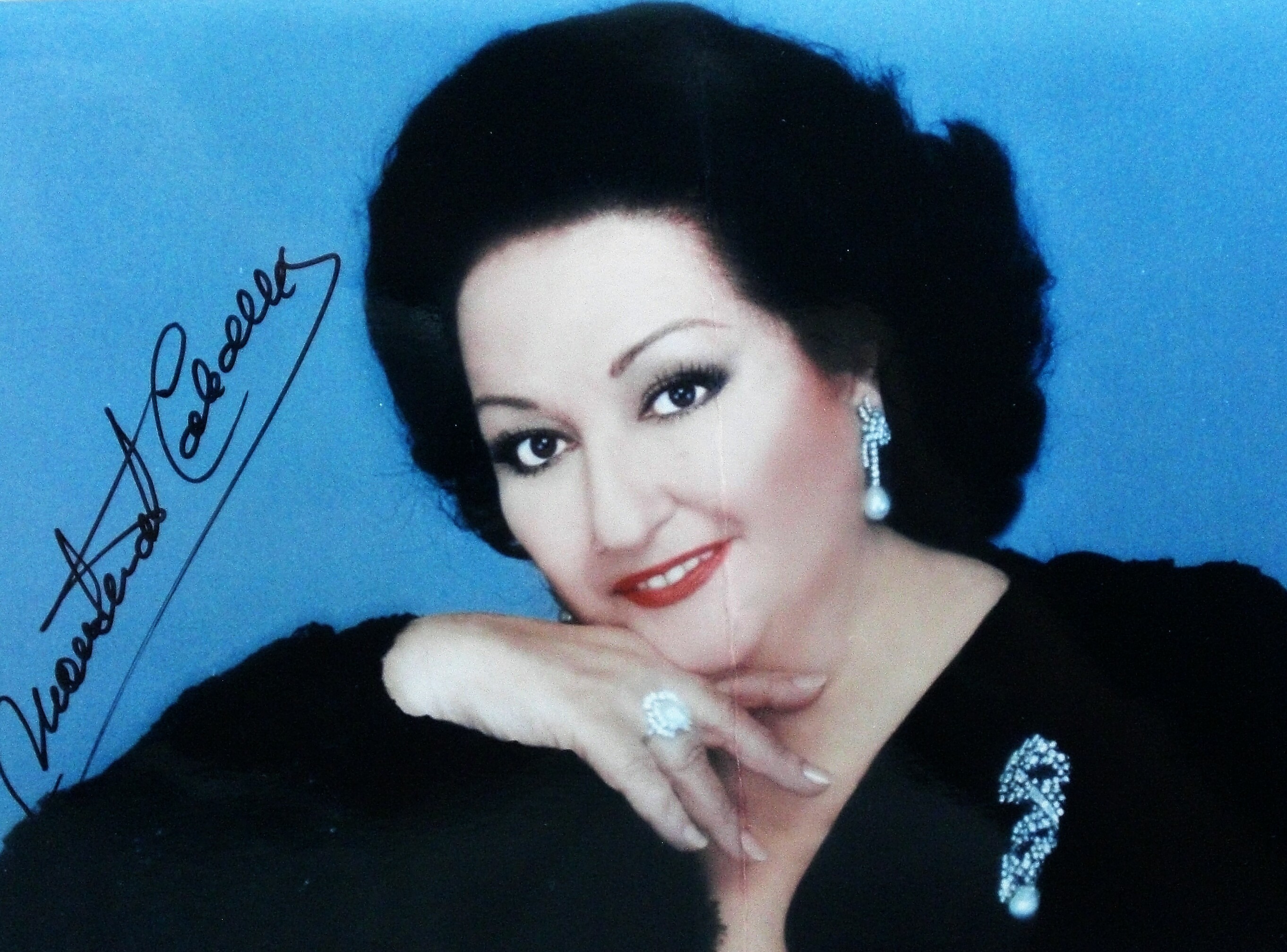 Original Autogramm auf Privat-Foto ohne Angabe des Fotografen.