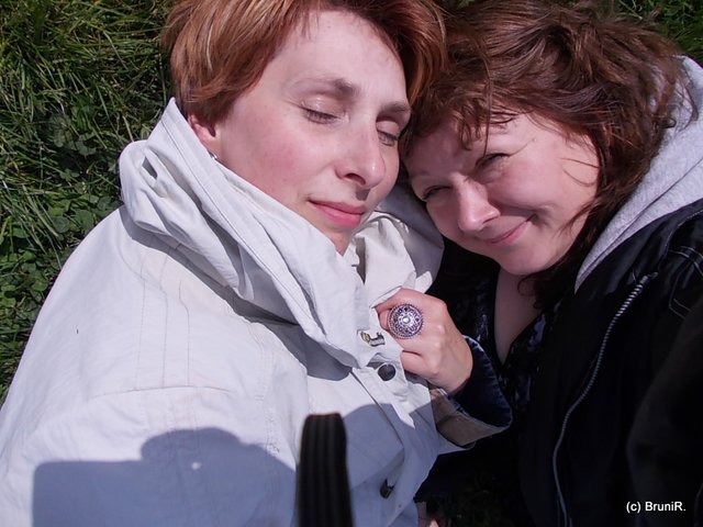 Weil der Willi nicht da war, musste ich mich an ANA kuscheln... :P