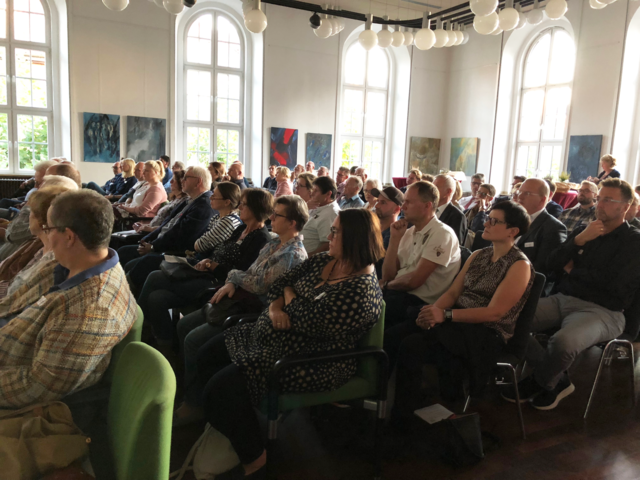 Rund 100 Gewerbetreibende aus Xanten waren zum Wirtschaftsforum gekommen.