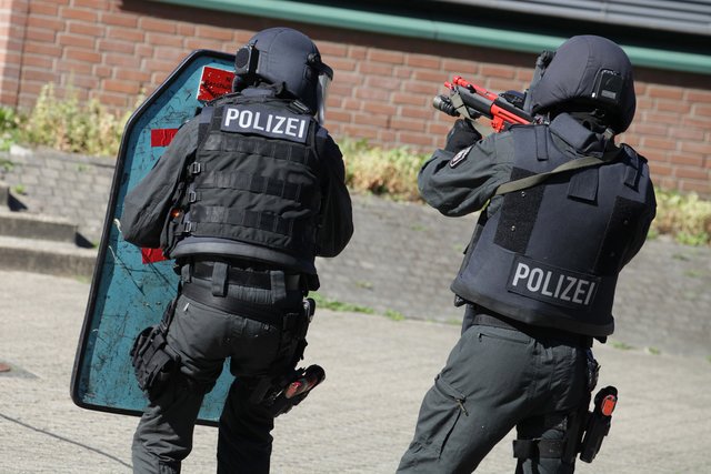 Spezialkräfte trainierten am Mittwoch in Lünen für den Einsatz.