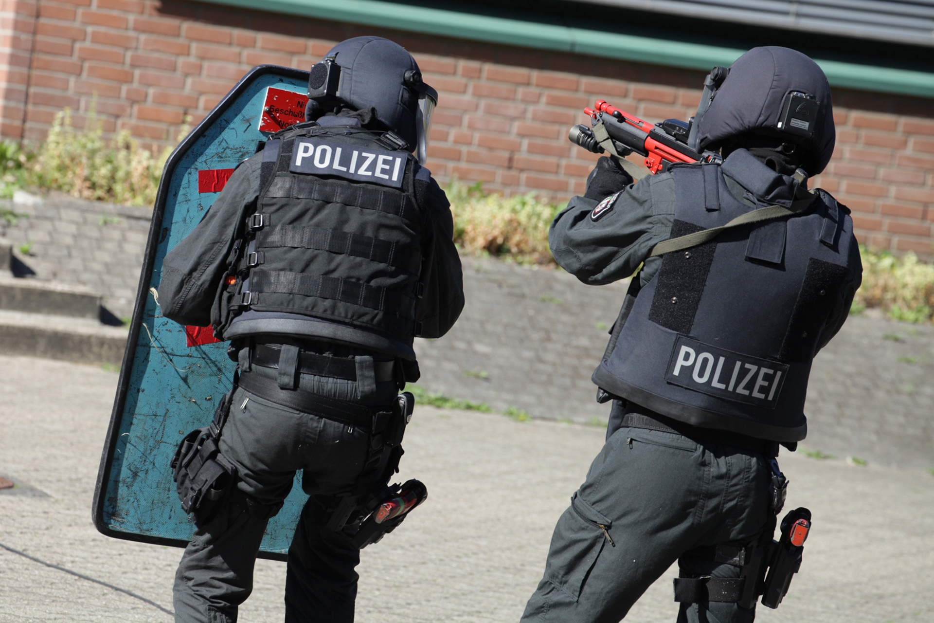 Spezialkräfte trainierten am Mittwoch in Lünen für den Einsatz.
