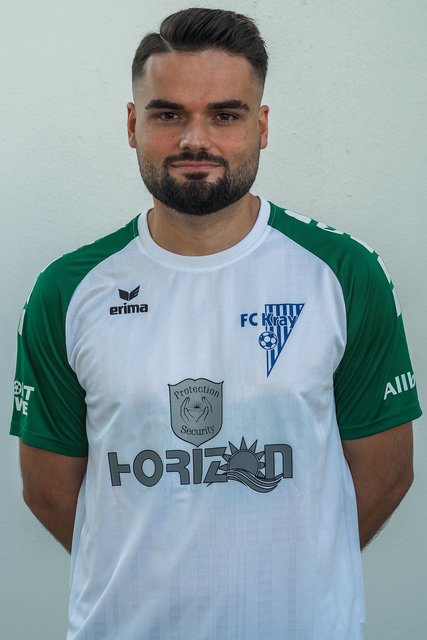 Fatmir Ferati gelang ein klasse Freistoß, der jedoch von Sterkrades Keeper Marcel Dietz gestoppt wurde. | Foto: Gohl