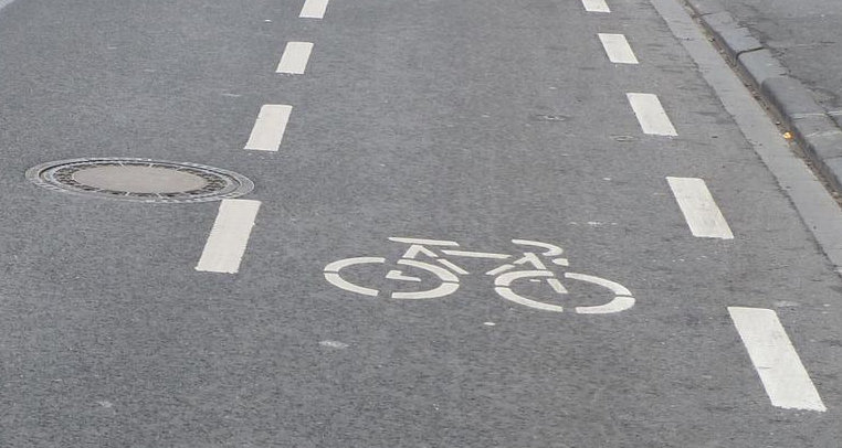 Entlang des größten Teils der Frankenstraße auf Bredeneyer Gebiet sollen, so die Stadtverwaltung, Radfahrer einen eigenen Fahrstreifen erhalten.