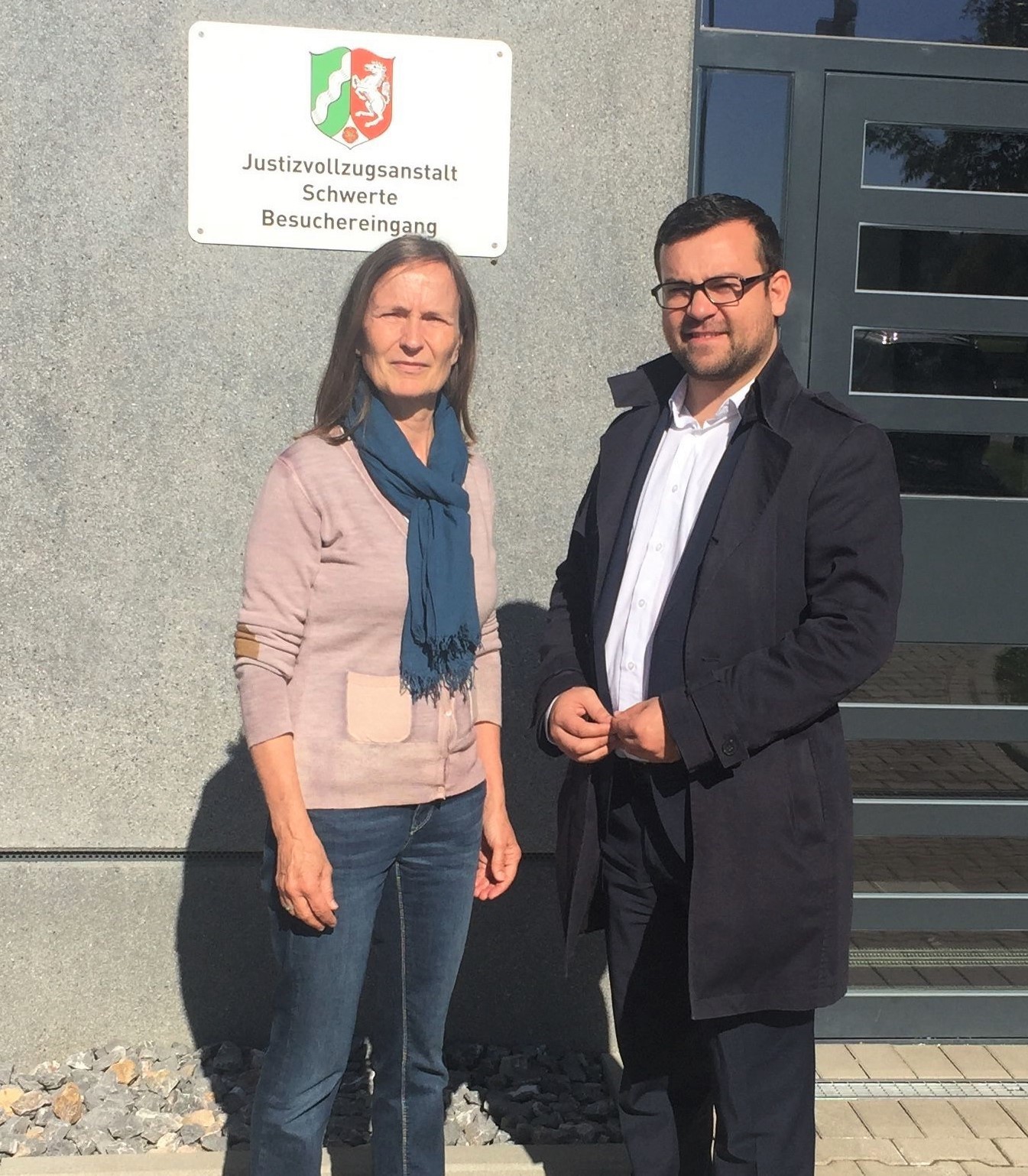 Antrittsbesuch in der JVA: Bürgermeister Dimitrios Axourgos und Anstaltsleiterin Gabriele Harms.