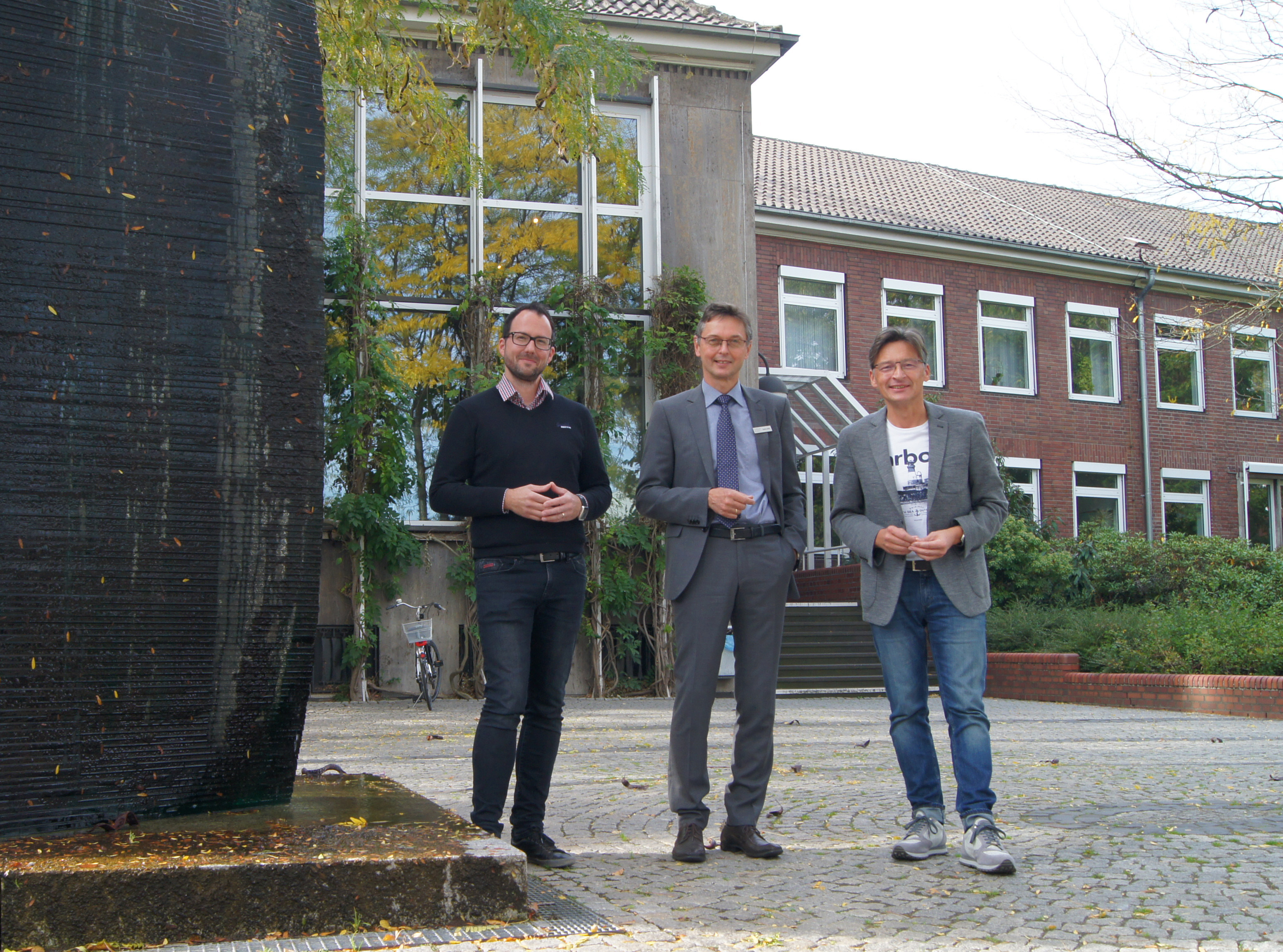 Ausblick auf 2019 (v.l.): Oliver Nickel (XXL Eventmarketing), Bürgermeister Harald Lenßen und Niederrhein-Kabarettist Stefan Verhasselt.