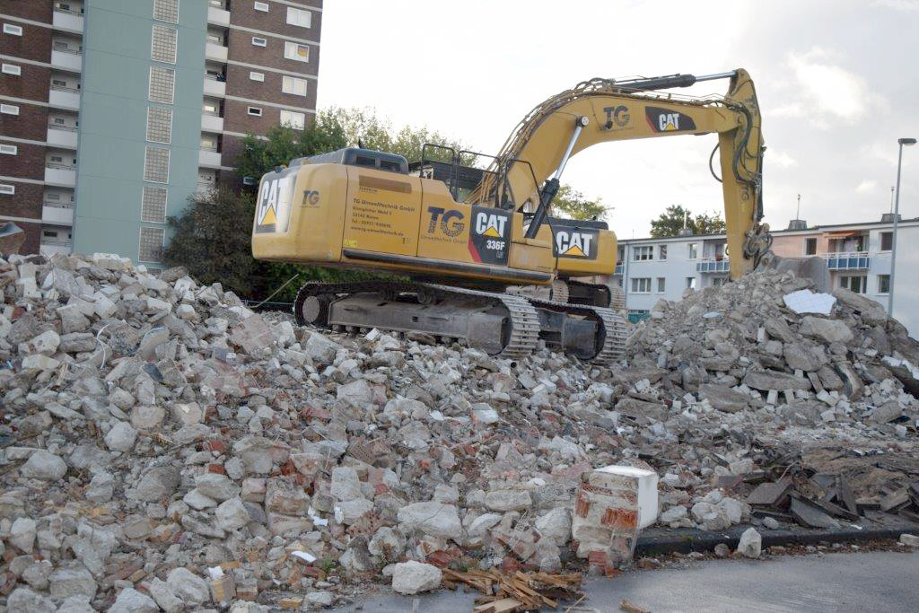 Ab Montag beginnen Kanalarbeiten auf dem Gelände. Anschließend folgt der Wiederaufbau.
