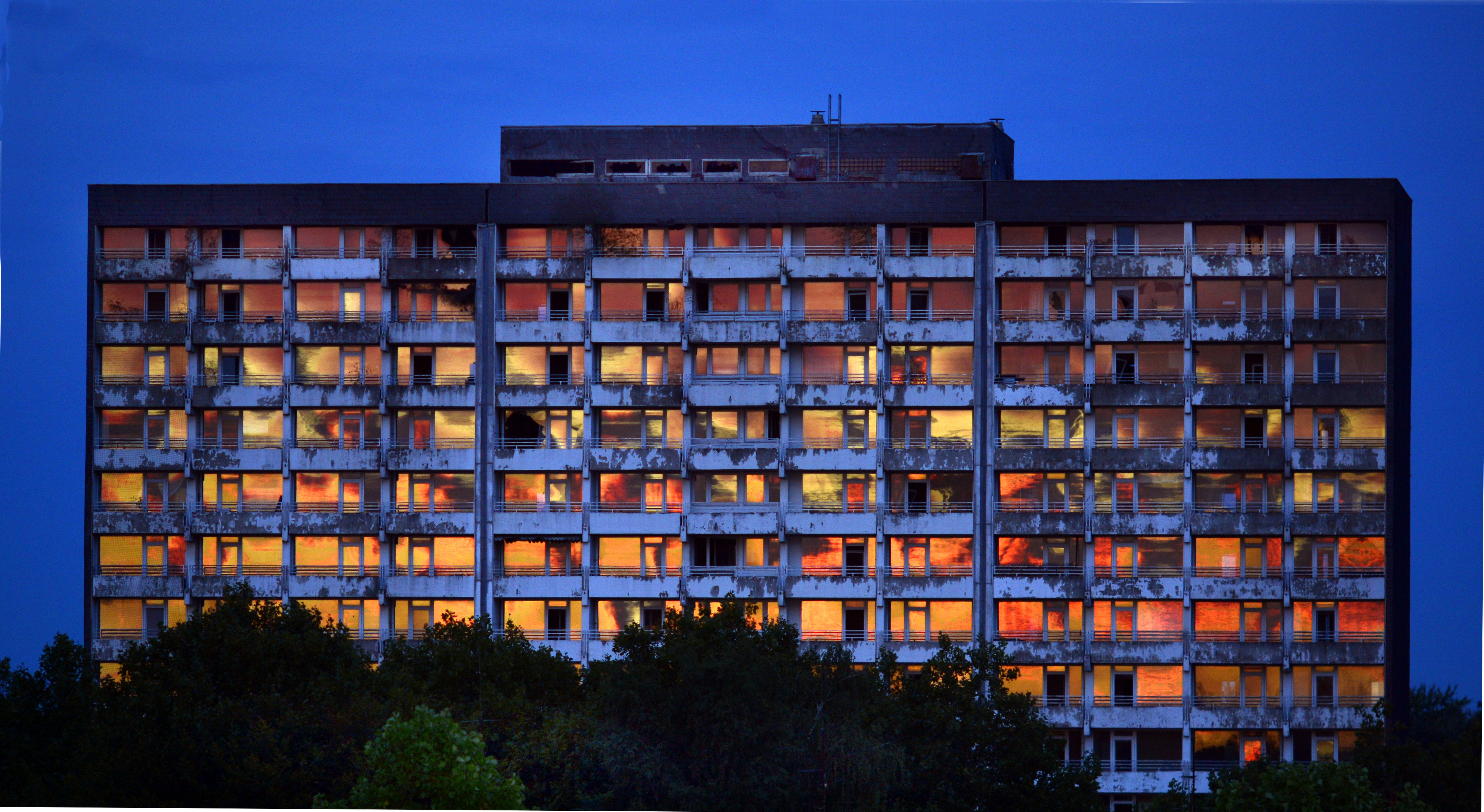Die Ruine des ehemaligen Wohnhauses an der Schwechater Straße, das als Ausgangspunkt des Gladbecker Geiseldramas berüchtigt wurde, wird nun abgerissen. Foto: Braczko