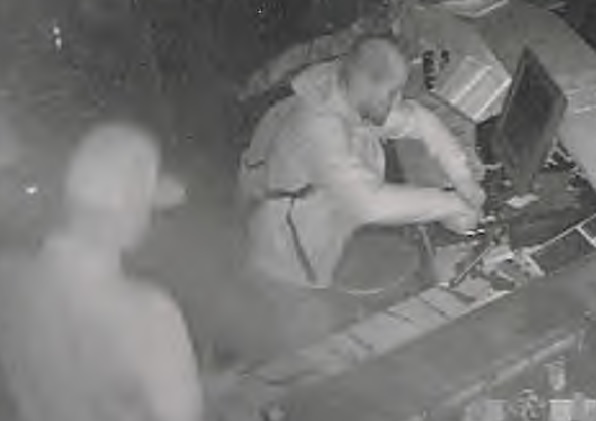 Beim Einbruch wurden die Unbekannten gefilmt.