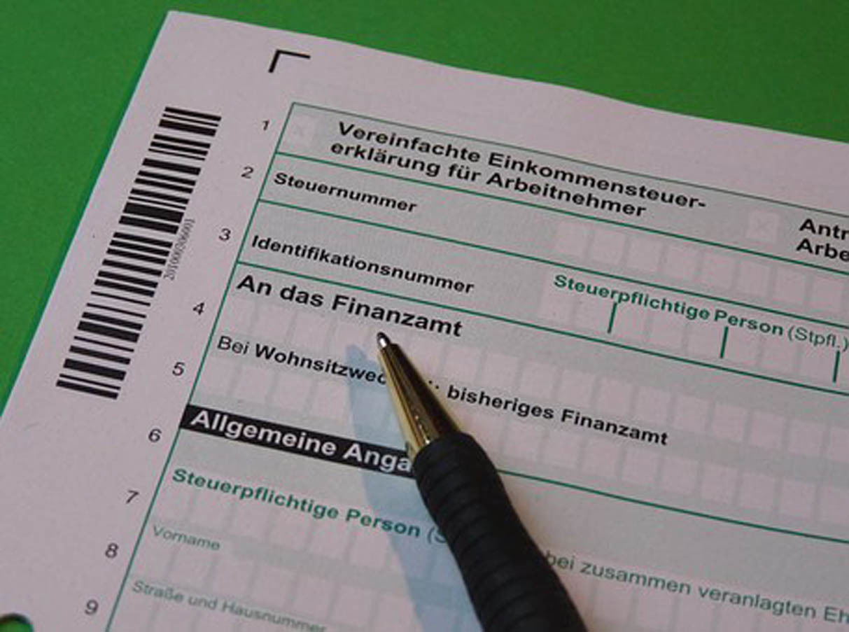 Auch in diesem Jahr sollten alle Arbeitnehmer prüfen, ob sie durch die Berücksichtigung eines Freibetrags ihre monatliche Steuerbelastung mindern können