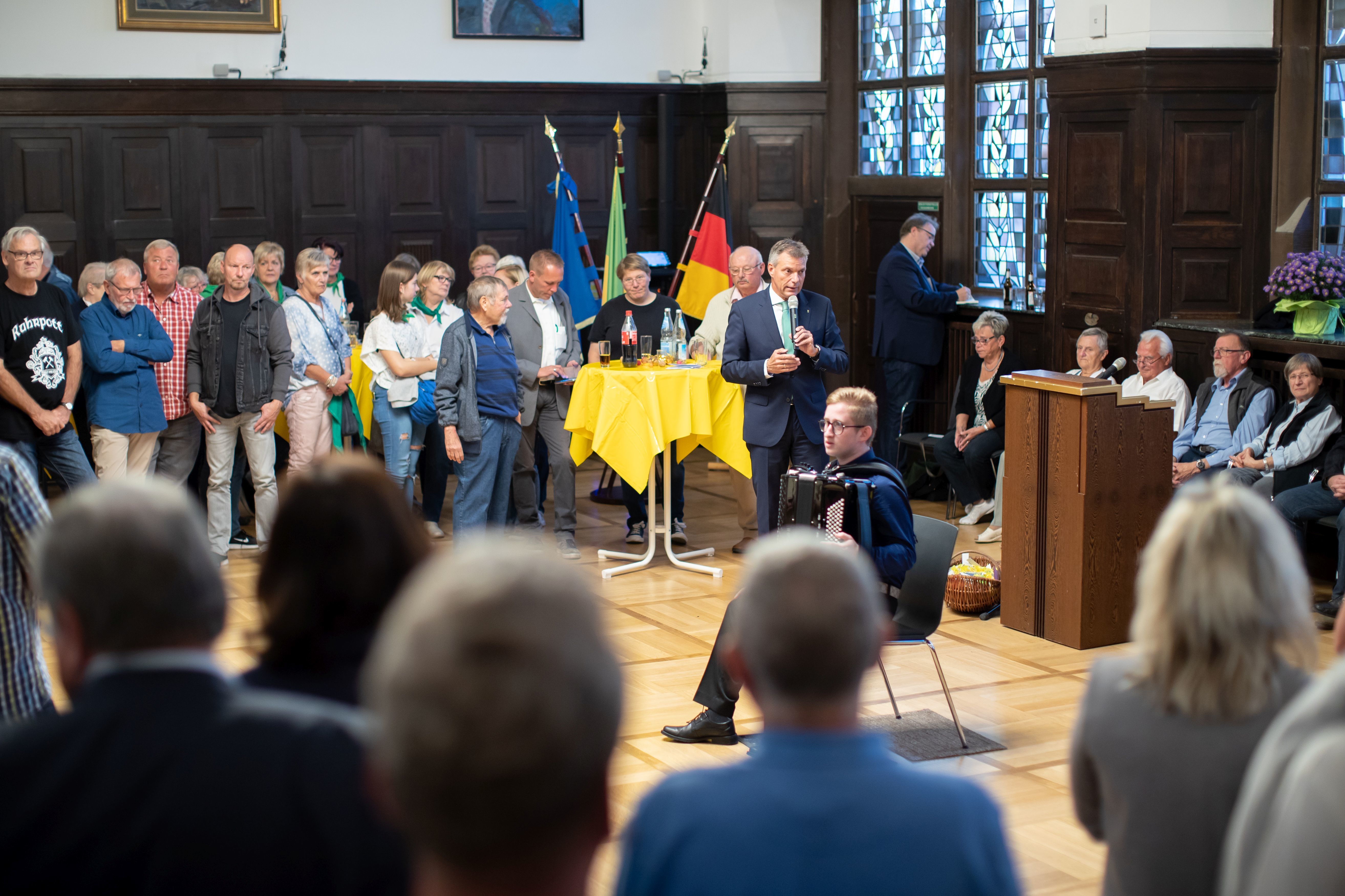 Zum traditionellen Empfang der Kleingärtner begrüßte Christoph Tesche am Donnerstag im Großen Sitzungssaal mit einem „Gut Grün“ die zahlreichen Gäste.