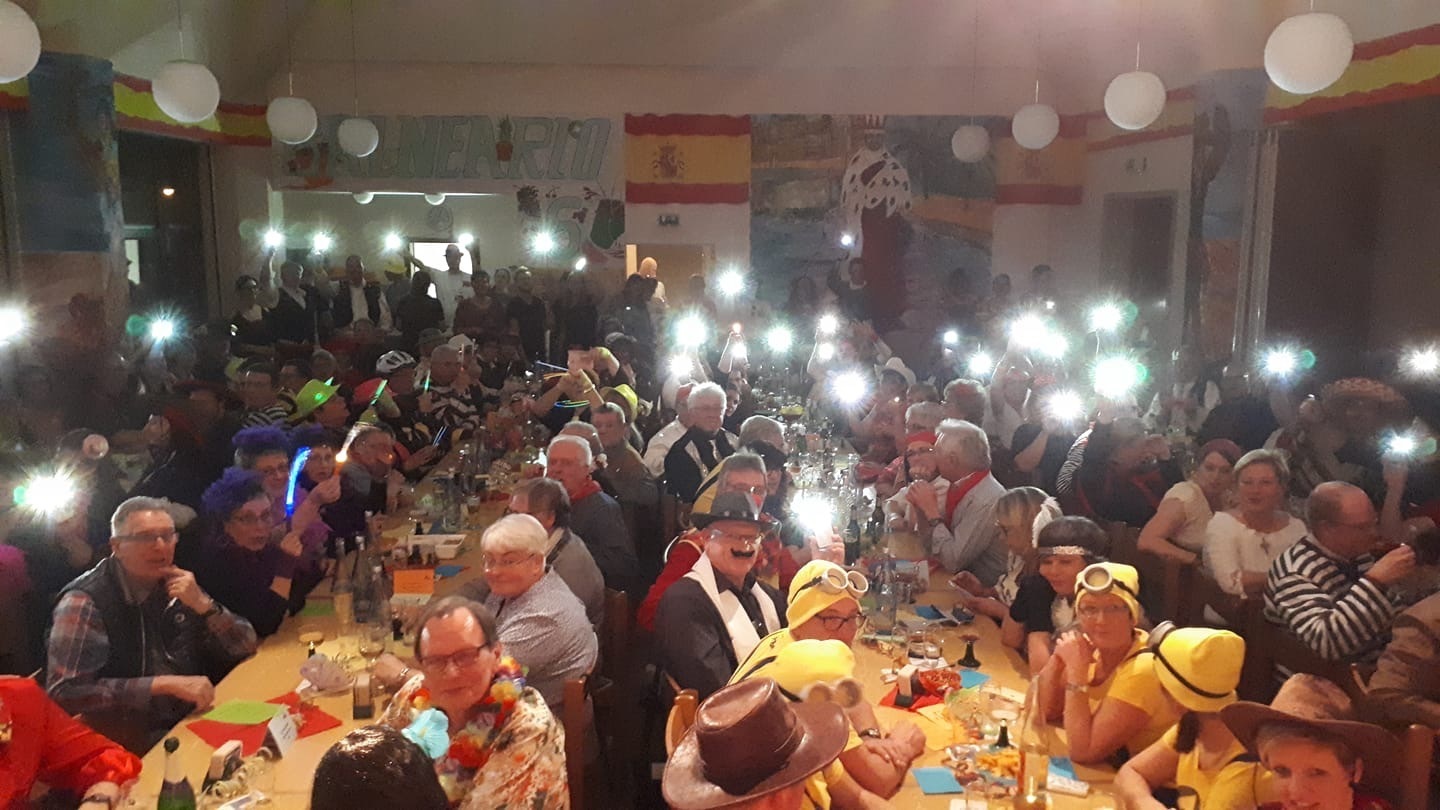 Aktive Gemeindearbeit: Pfarreikarneval in St. Elisabeth, Schonnebeck.