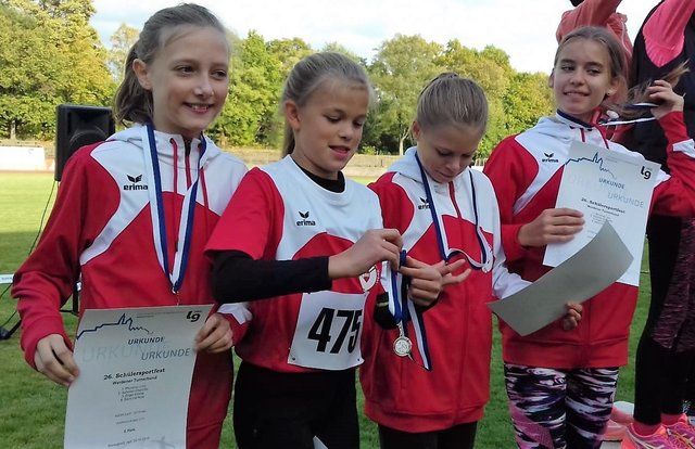 Die Staffel der WTB-Leichtathletinnen bei der Siegerehrung.
Foto: Privat