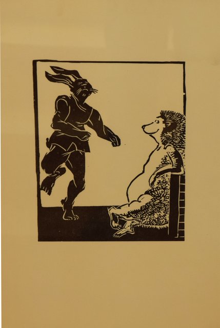 Linolschnitt-Arbeit 'Hase und Igel' des verstorbenen Peter Heidutzek, einem Mitgründer der Kurve.