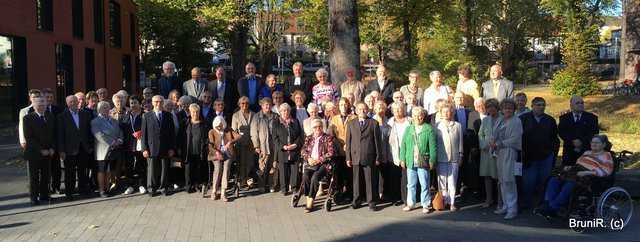 Die Jubilare... na, wie viele sind es? - Bitte VOLLBILD!