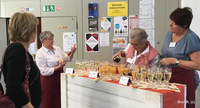 Fleissige Helferinnen... ohne die geht nix!!!