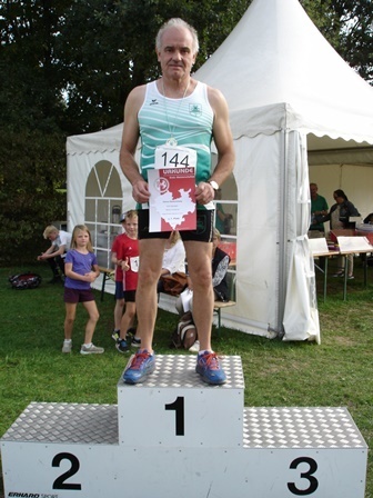 Dietmar Westerhellweg siegt im Hochsprung.