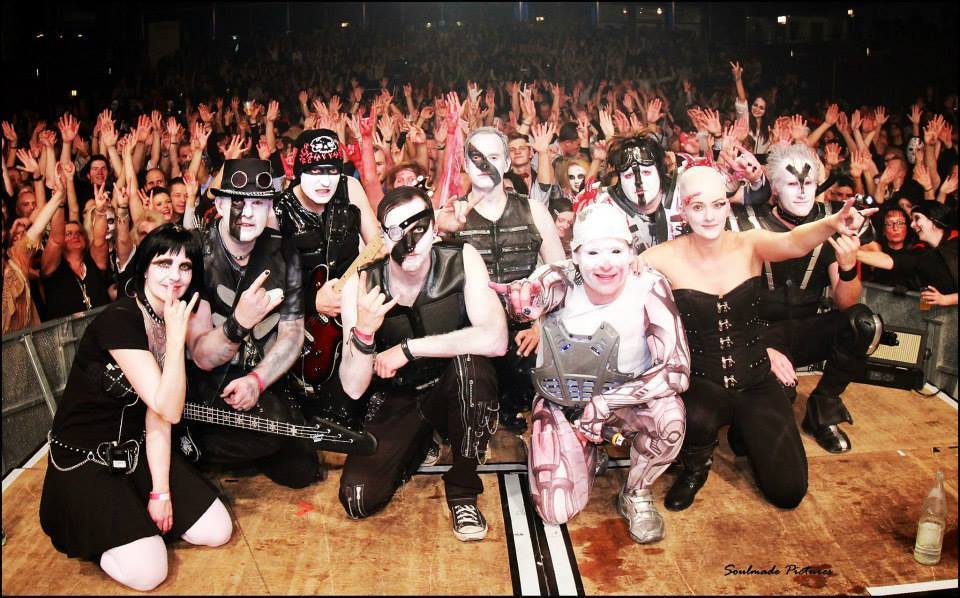 Seven Cent lädt zur Halloween-Party in die Europahalle ein. Mit dabei sind jede Menge Gäste. Bildquelle: Band
