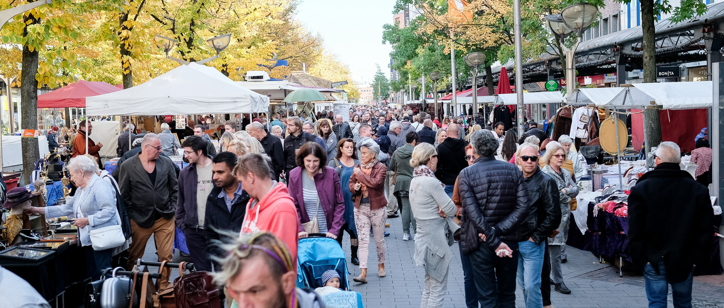 So voll ist es bei Großveranstaltungen in der Duisburger Innenstadt oft. Auch das ist ein Indiz für die Attraktivität der City. Foto: Frank Preuß