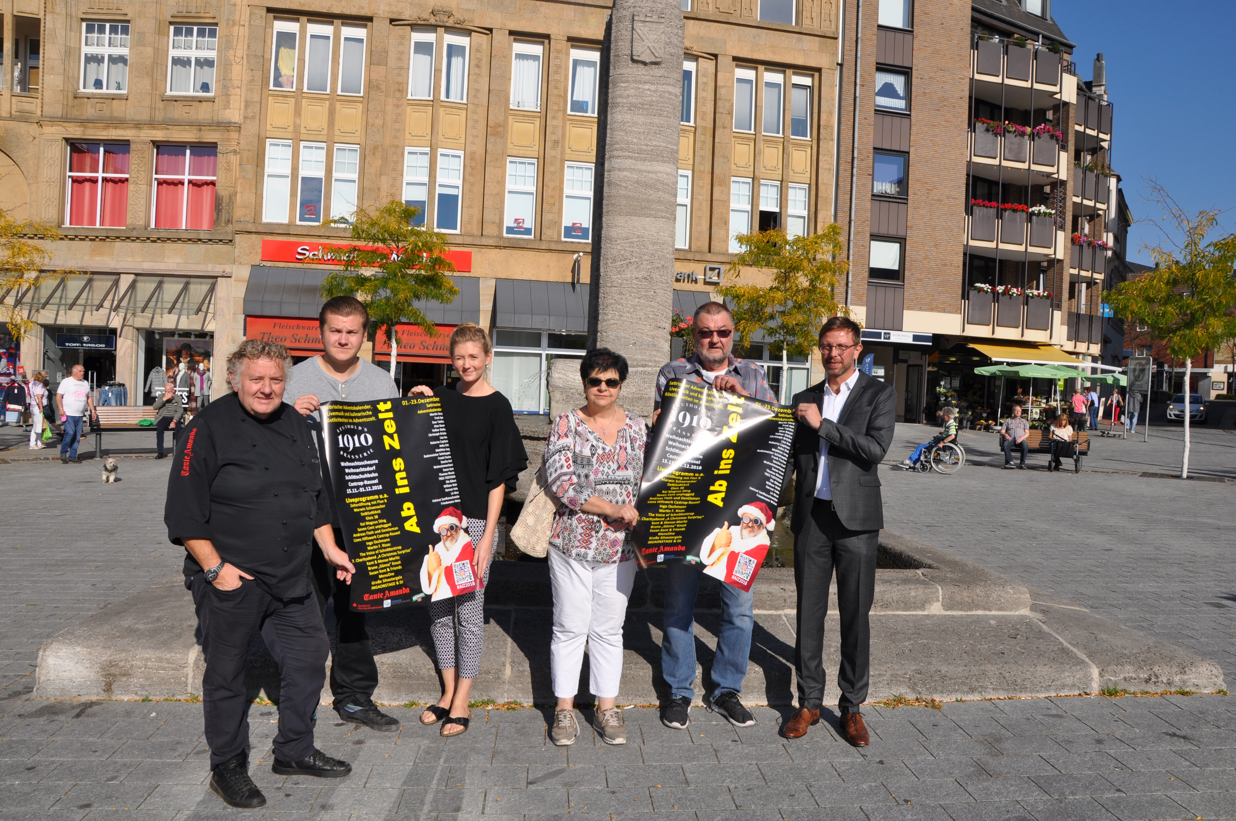 Das Ab-ins-Zelt-Programm präsentierten (v.l.) Bubi, Pascal und Lilly Leuthold, Pina Scolaro, Volker Castrup und Oliver Lücke (Lions-Club). Der Zeltaufbau beginnt am 8. November.