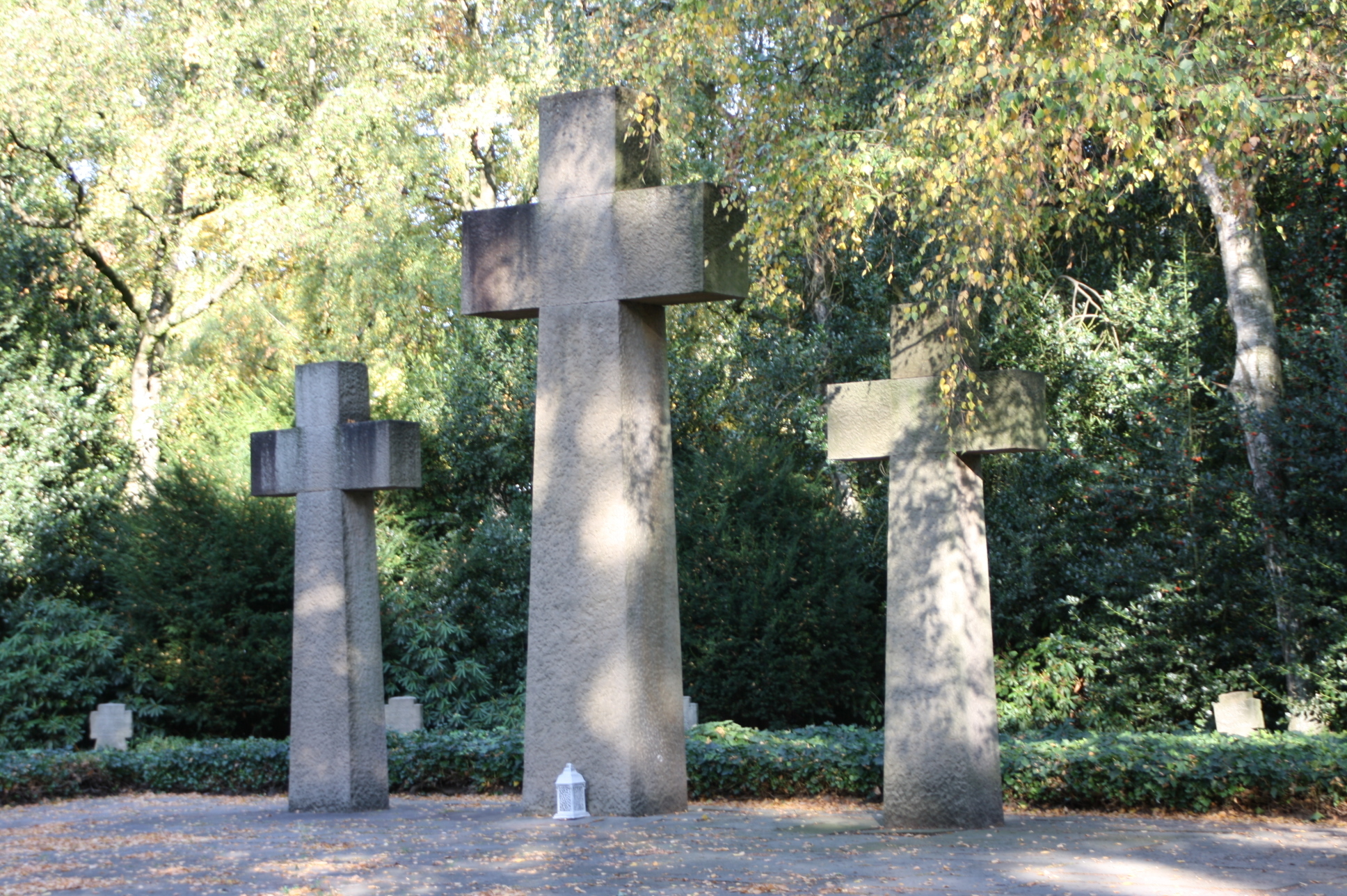 Gedenkstätte im Bereich der Kriegsgräber
