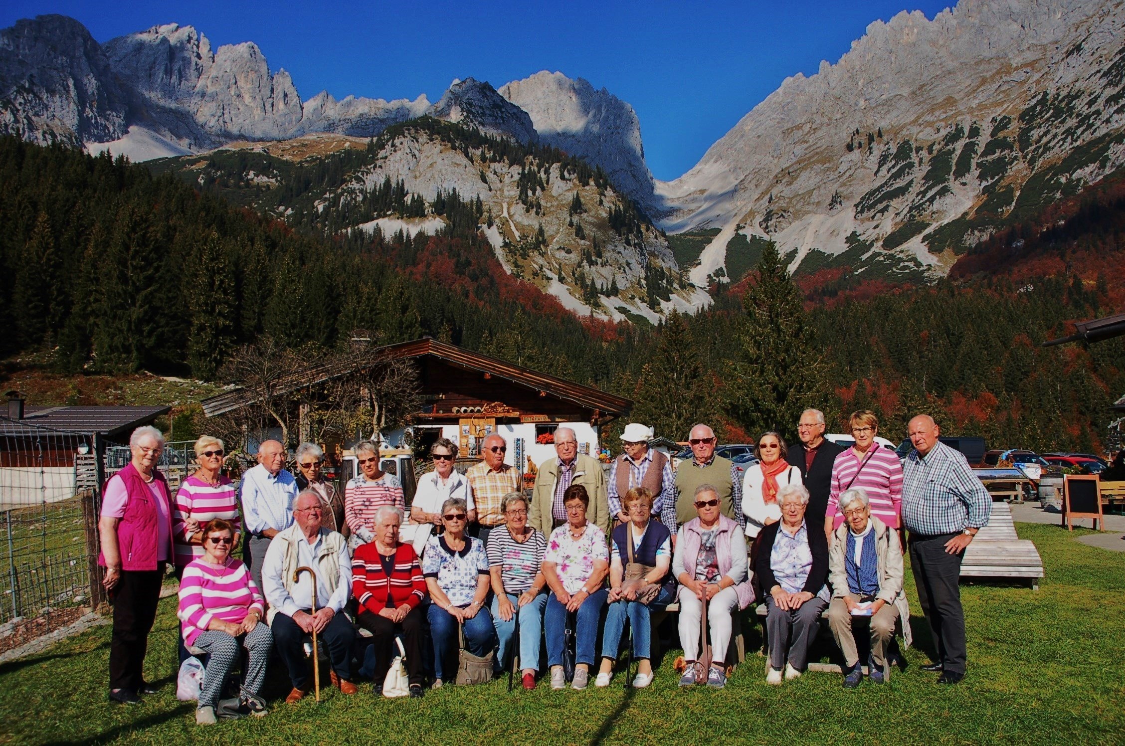 Kurt Gorissen (rechts außen) leitet die vom Caritasverband Kleve organisierte Reise.