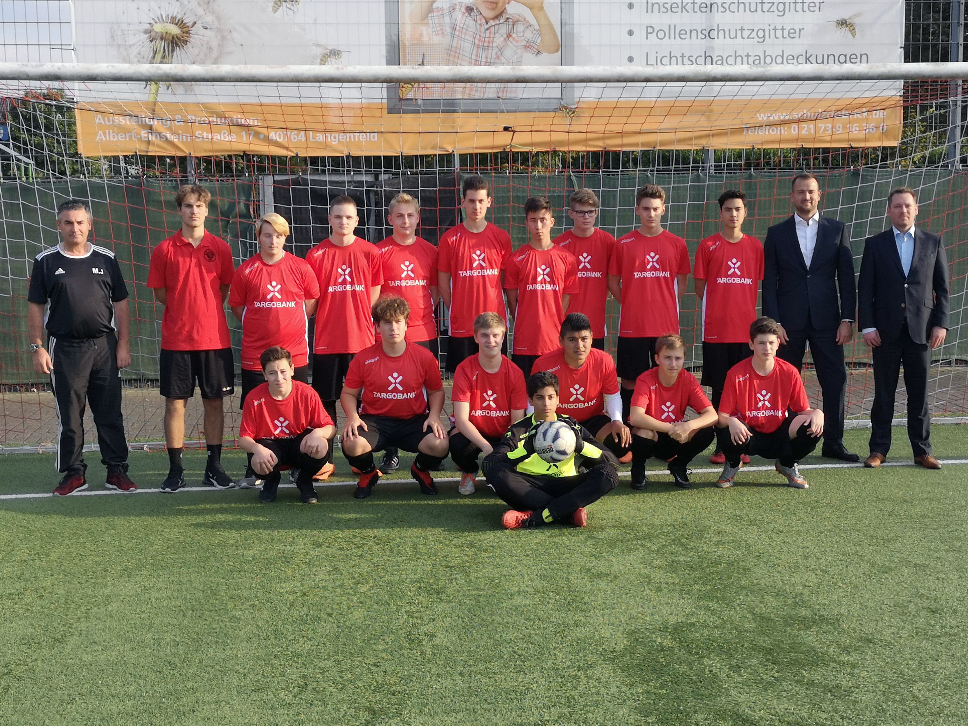 B2 Junioren des HSV (LKreisliga Kreis 2 Solingen) im neuen Outfit der Targobank