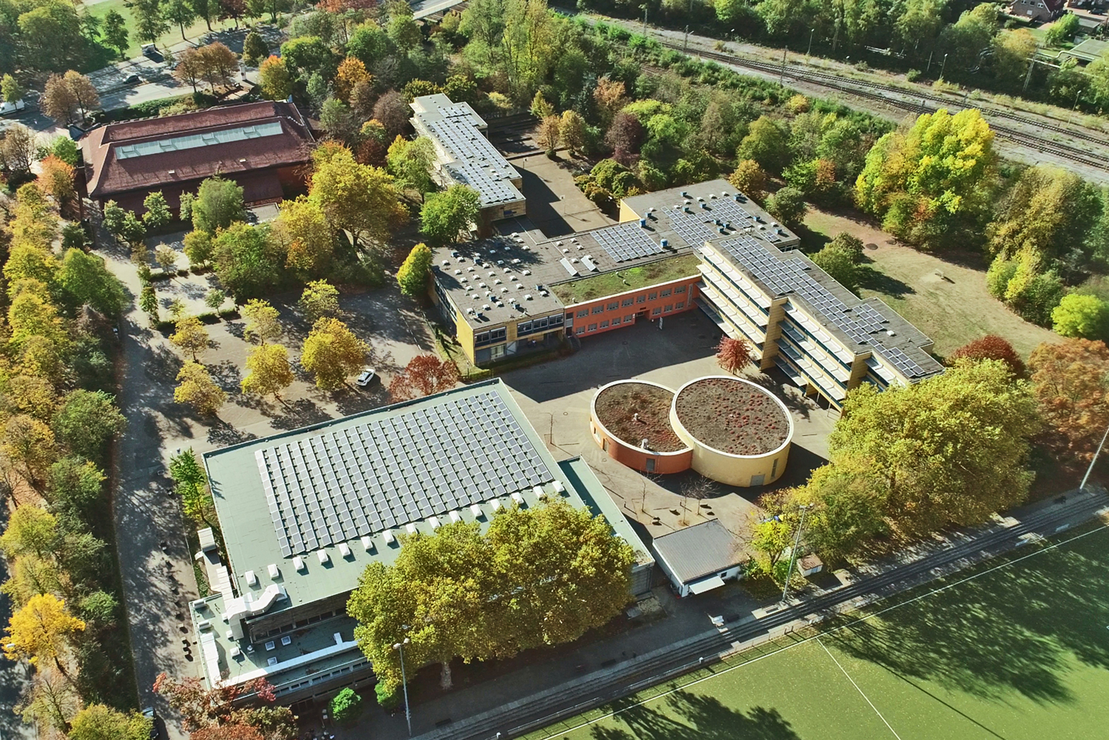 Der Neubau des Heisenberg-Gymnasiums schien in "trockenen Tüchern". Doch die nun bekannt gewordene Erhöhung der Baukosten um 10 Millionen Euro hat bei vielen Mitgliedern des Gladbecker Stadtrates für deutliche Verärgerung und auch Verweigerungshaltung gesorgt.